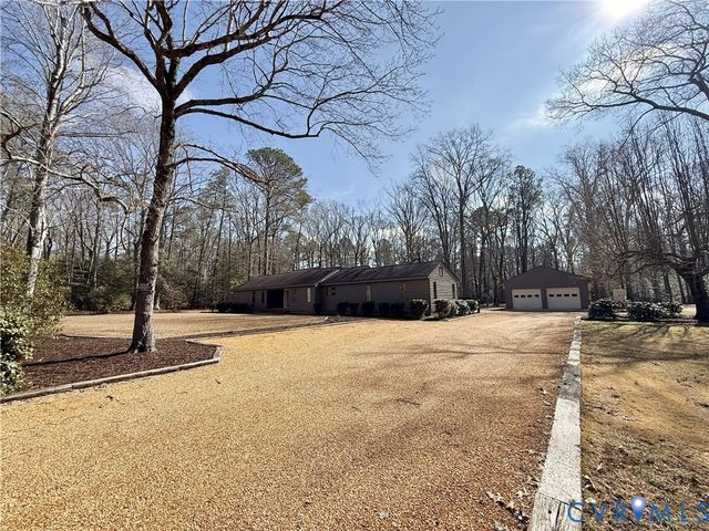 1095 Laurel Point Road, Lancaster, VA 22503