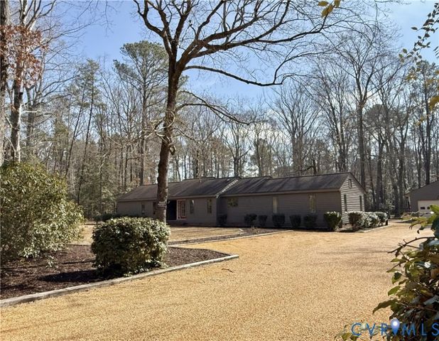 1095 Laurel Point Road, Lancaster, VA 22503