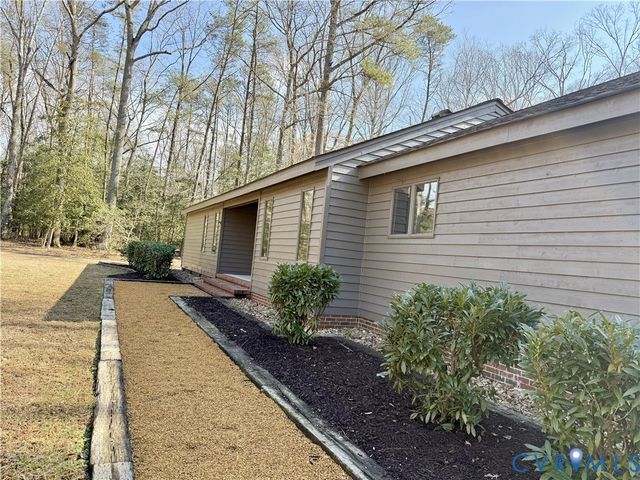 1095 Laurel Point Road, Lancaster, VA 22503