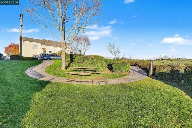 448 Jade Cir, Vallejo, CA 94590