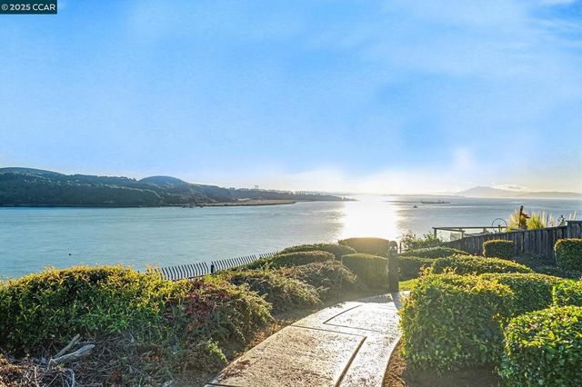 448 Jade Cir, Vallejo, CA 94590