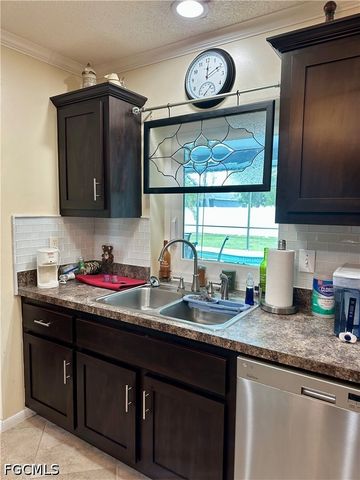 304 NE 19th TER, Cape Coral, FL 33909