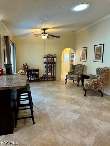 304 NE 19th TER, Cape Coral, FL 33909