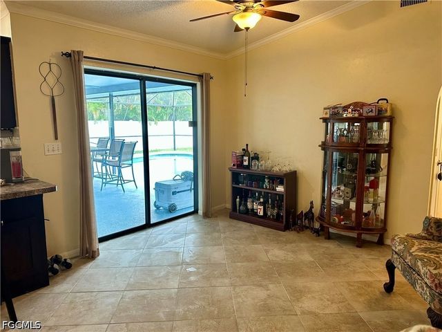 304 NE 19th TER, Cape Coral, FL 33909