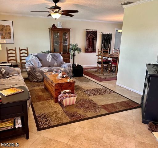 304 NE 19th TER, Cape Coral, FL 33909