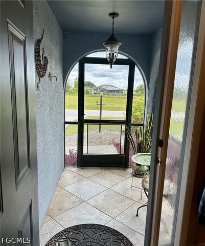 304 NE 19th TER, Cape Coral, FL 33909
