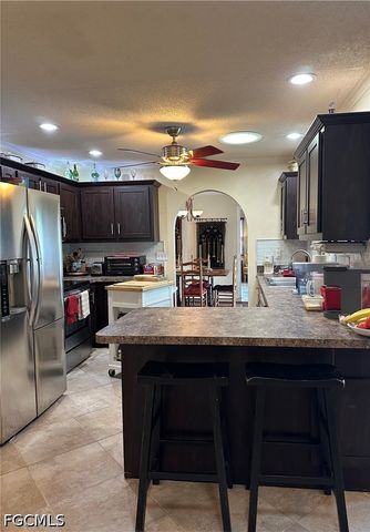 304 NE 19th TER, Cape Coral, FL 33909