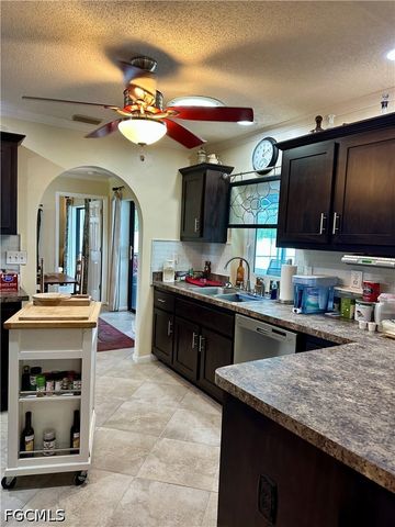 304 NE 19th TER, Cape Coral, FL 33909