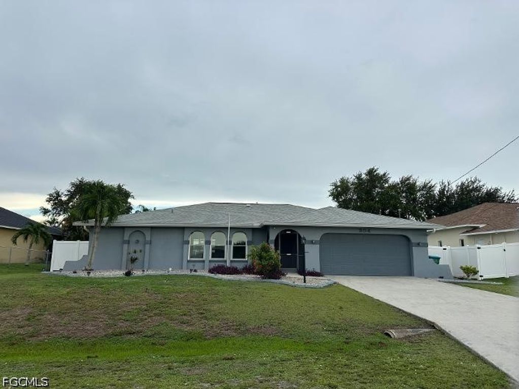 304 NE 19th TER, Cape Coral, FL 33909