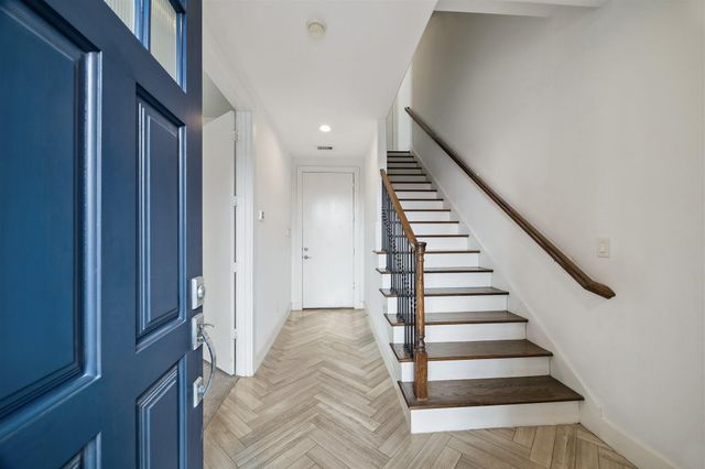 2715 Cohn Garden Lane, Houston, TX 77007