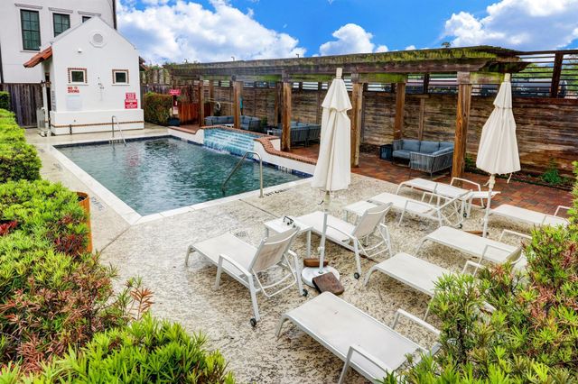 2715 Cohn Garden Lane, Houston, TX 77007
