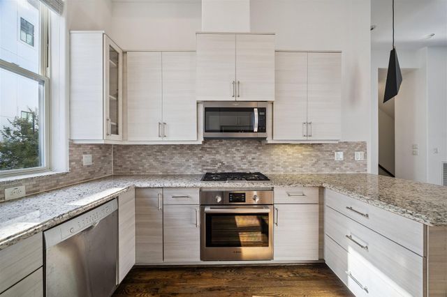 2715 Cohn Garden Lane, Houston, TX 77007