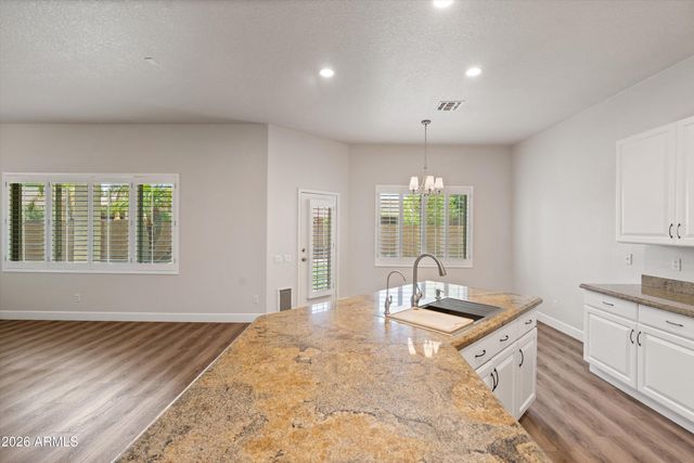8517 E NEVILLE Avenue, Mesa, AZ 85209
