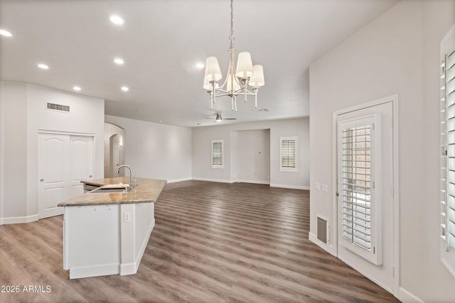 8517 E NEVILLE Avenue, Mesa, AZ 85209