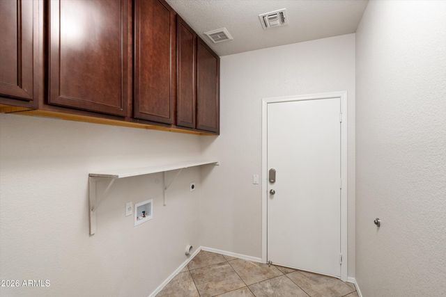 8517 E NEVILLE Avenue, Mesa, AZ 85209