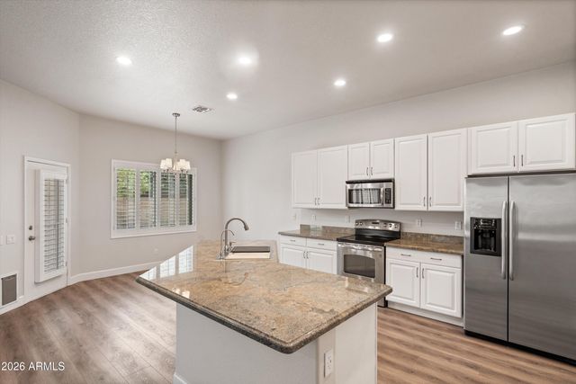 8517 E NEVILLE Avenue, Mesa, AZ 85209
