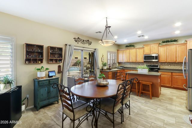 21303 N SUNSET Drive, Maricopa, AZ 85139