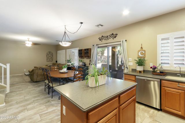 21303 N SUNSET Drive, Maricopa, AZ 85139