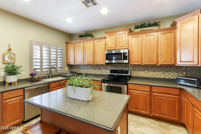 21303 N SUNSET Drive, Maricopa, AZ 85139