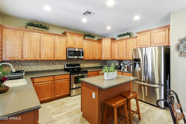 21303 N SUNSET Drive, Maricopa, AZ 85139