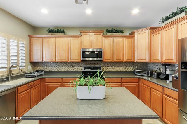 21303 N SUNSET Drive, Maricopa, AZ 85139