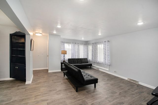 153 Vander Veen Avenue, Holland Twp, MI 49424