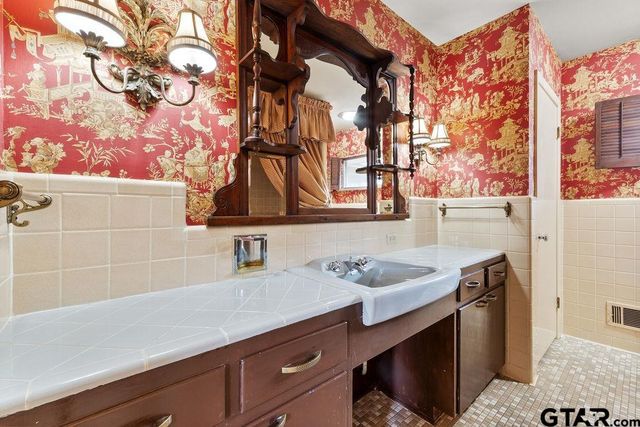 3809 Arlington, Tyler, TX 75701