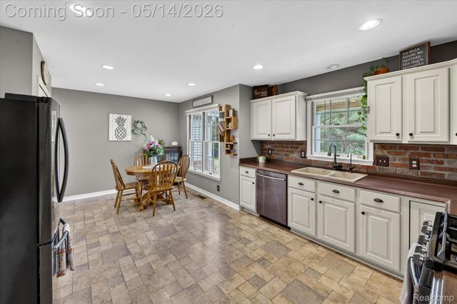 7659 Clyde Road, Oceola Township, MI 48430