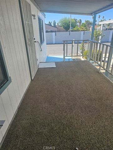 530 W Devonshire Avenue 36, Hemet, CA 92543