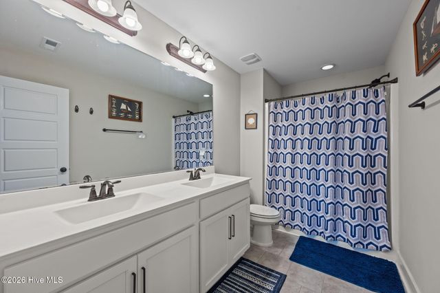 11 Acacia Road, Hampstead, NC 28443
