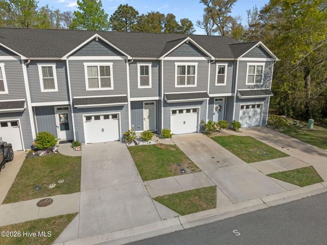 11 Acacia Road, Hampstead, NC 28443