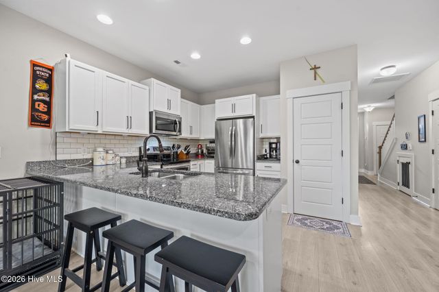 11 Acacia Road, Hampstead, NC 28443