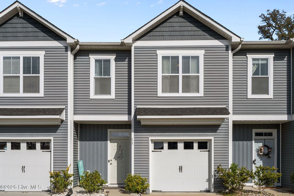 11 Acacia Road, Hampstead, NC 28443