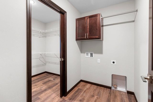 1920 SOUTHLAND LANE, New London, WI 54961