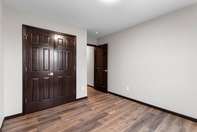 1920 SOUTHLAND LANE, New London, WI 54961