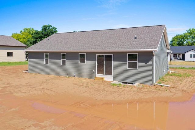 1920 SOUTHLAND LANE, New London, WI 54961