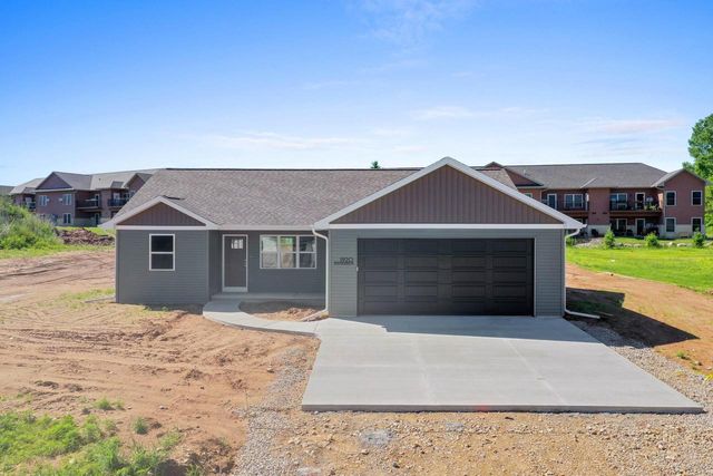 1920 SOUTHLAND LANE, New London, WI 54961