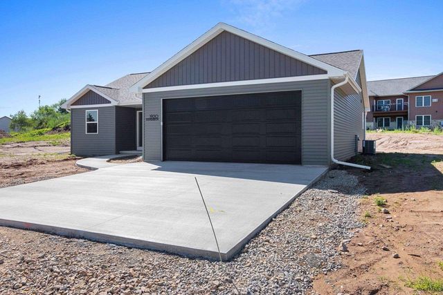 1920 SOUTHLAND LANE, New London, WI 54961