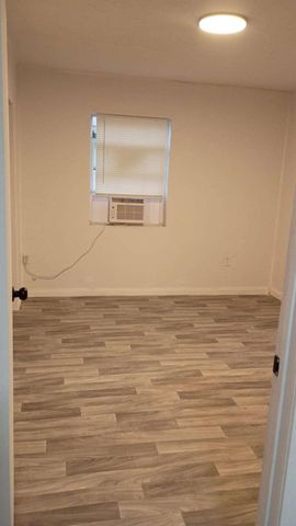 1302 Thomas Avenue, Pasadena, TX 77506
