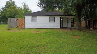 1302 Thomas Avenue, Pasadena, TX 77506