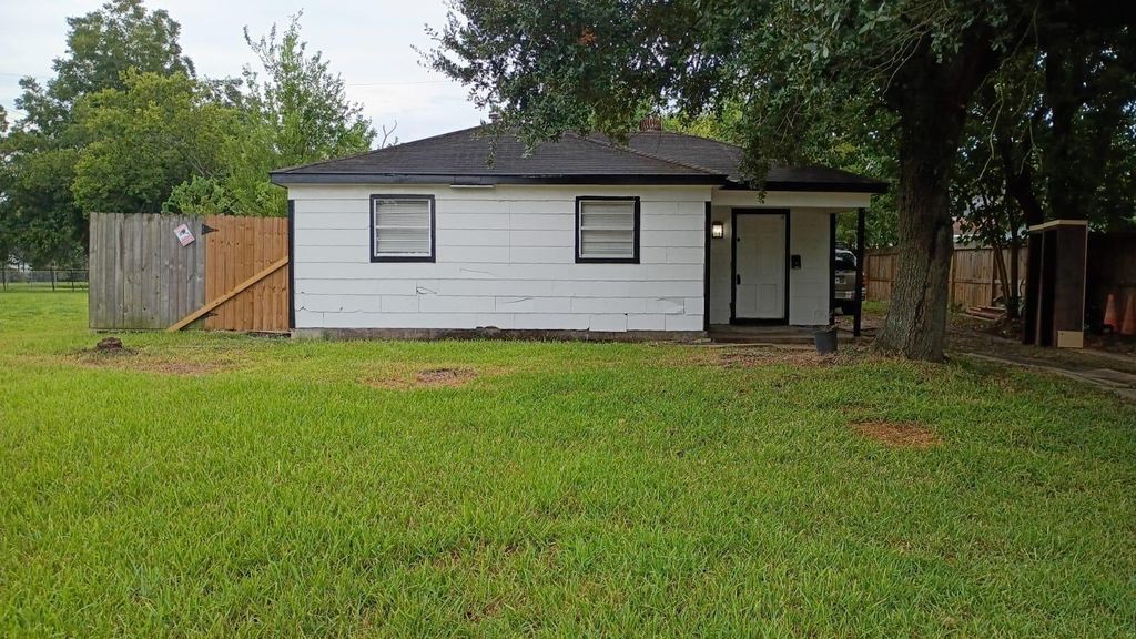 1302 Thomas Avenue, Pasadena, TX 77506