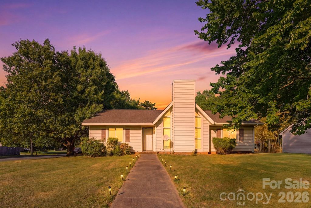 2530 Dion Avenue, Charlotte, NC 28212