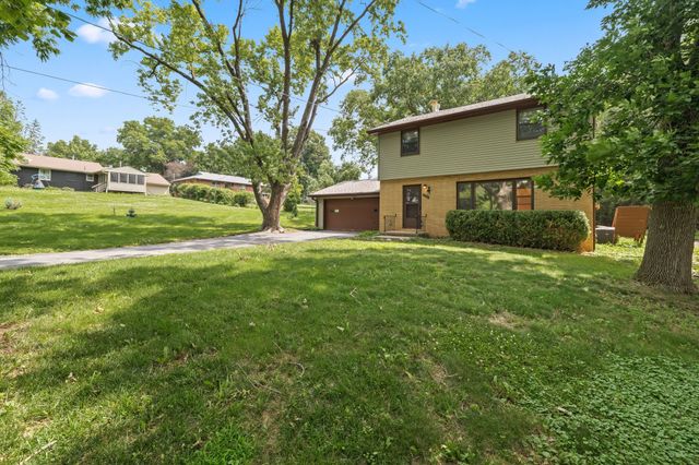 1655 NW 78th Street, Clive, IA 50325