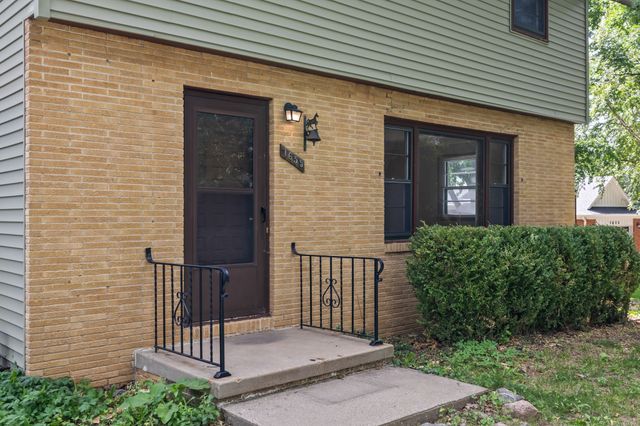 1655 NW 78th Street, Clive, IA 50325