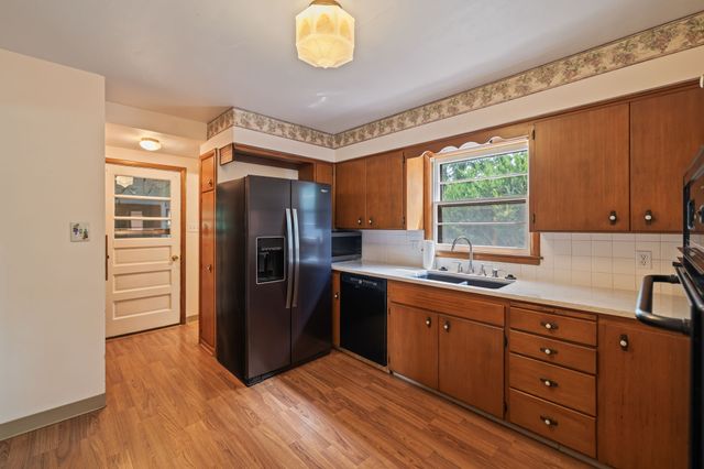 1655 NW 78th Street, Clive, IA 50325