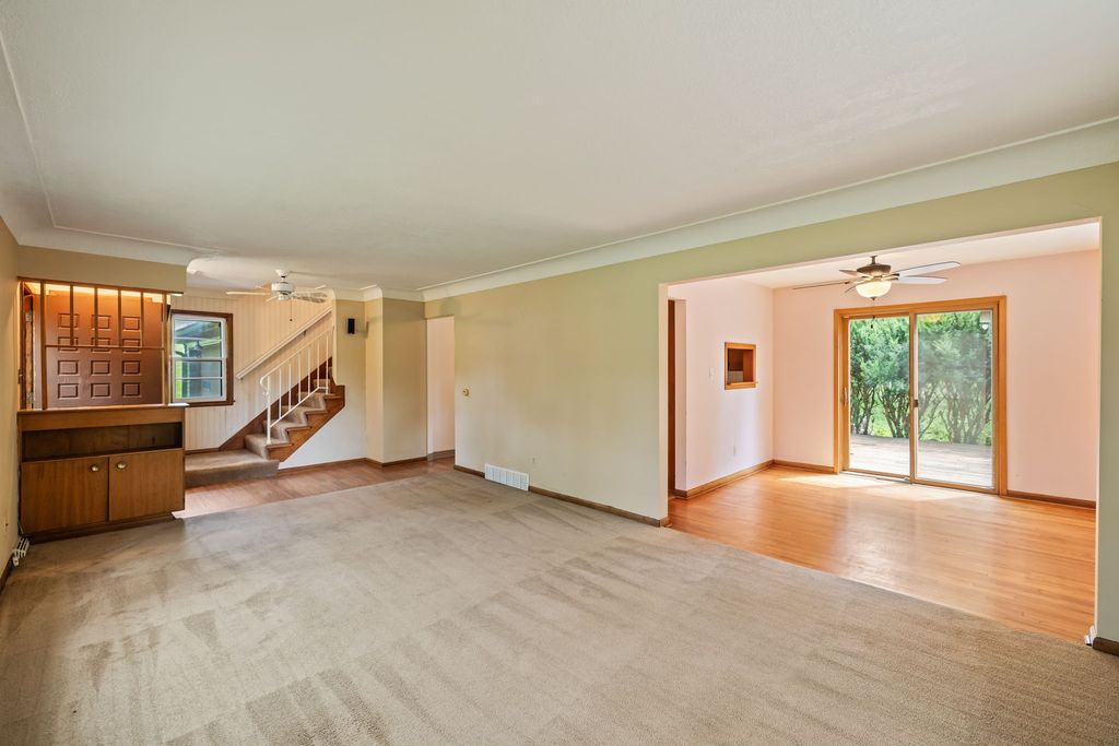 1655 NW 78th Street, Clive, IA 50325