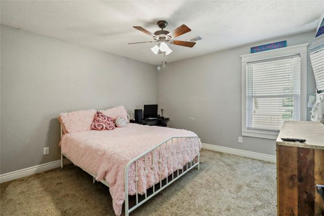 225 Turning Bayou Trail, Angleton, TX 77515