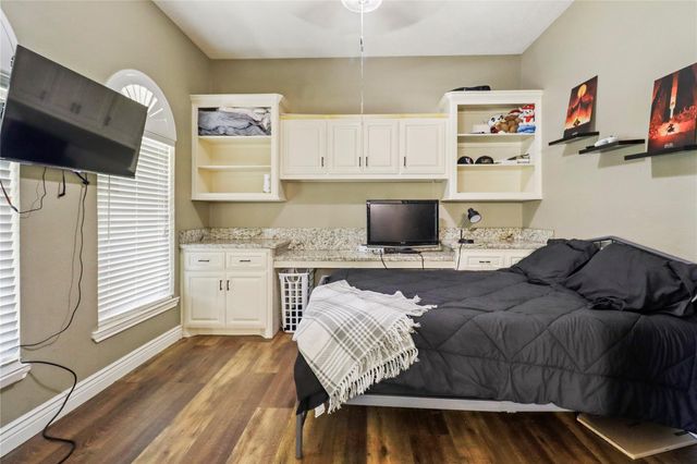 225 Turning Bayou Trail, Angleton, TX 77515