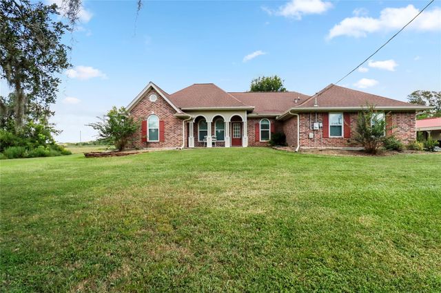 225 Turning Bayou Trail, Angleton, TX 77515