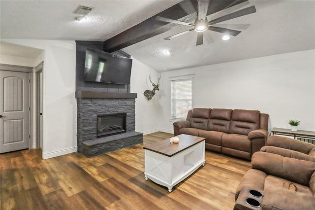 225 Turning Bayou Trail, Angleton, TX 77515